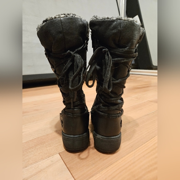 Boots - Picture 5 of 5